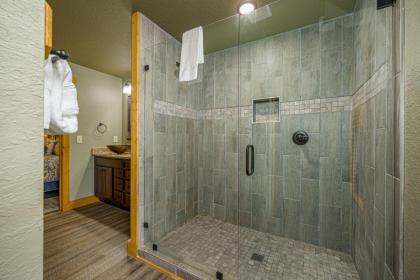 A Majestic Hilltop chalet - image 24