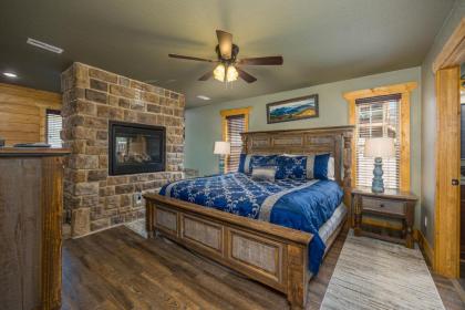 Smoky Mountain Plunge chalet - image 14
