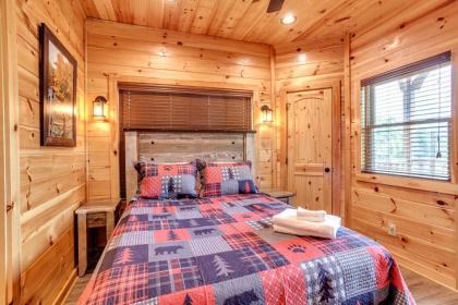 Gatlinburg Cabin with Private Hot Tub by Staycating - image 22