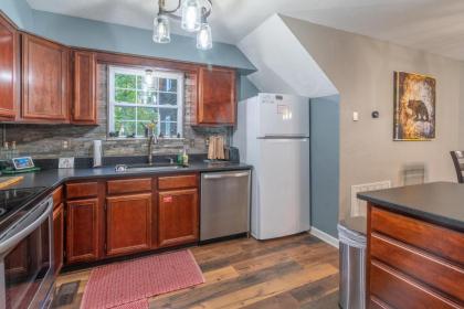 Lodge Bears Hideaway Gatlinburg Free Parking - image 15