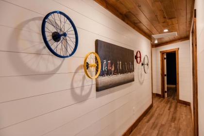 Bigfoots Retreat chalet - image 21