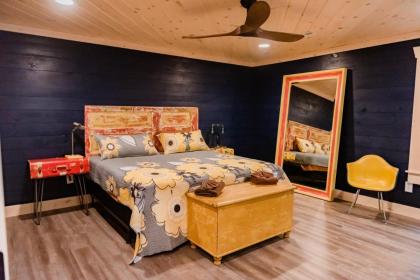 Bigfoots Retreat chalet - image 22