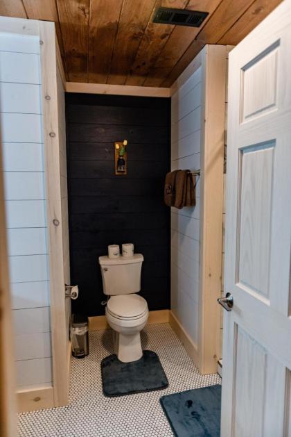 Bigfoots Retreat chalet - image 26