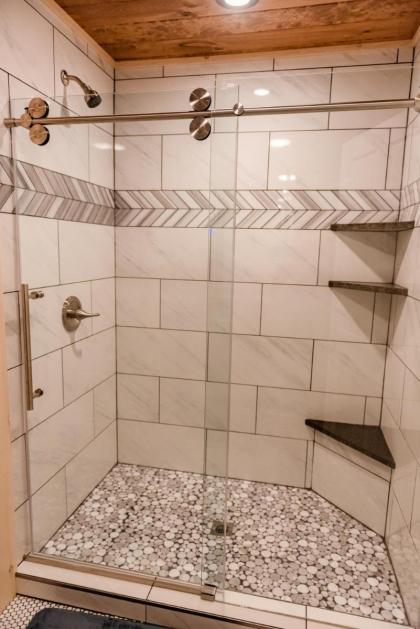 Bigfoots Retreat chalet - image 29