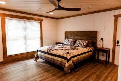 Bigfoots Retreat chalet - image 30