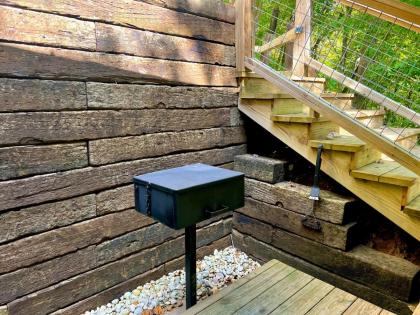 Bigfoots Hideaway - image 22