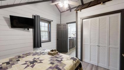 Bigfoots Hideaway - image 29