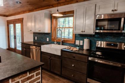 Bigfoots Retreat - image 22