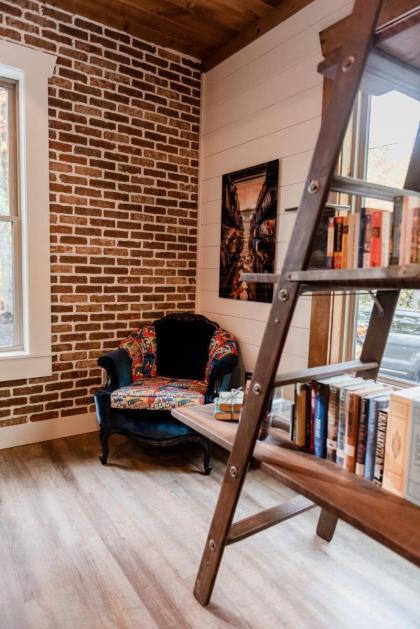 Bigfoots Retreat - image 23