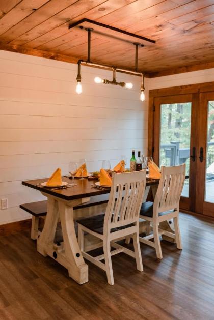 Bigfoots Retreat - image 24