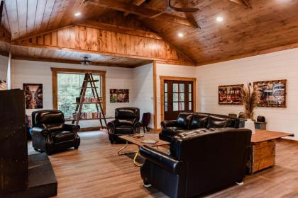 Bigfoots Retreat - image 27