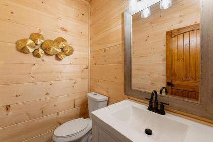 Cliffhanger - image 29