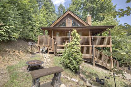 Cupid's Hideaway - Convenient to downtown Gatlinburg and the National Park! cabin - image 25