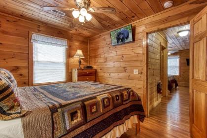 Point Of View - Spacious 2 Bedroom With a Loft Just off Glades Road cabin - image 17