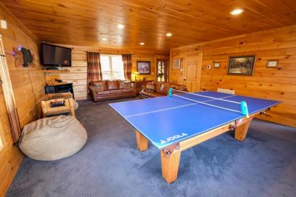 Lazy Bear Lodge - image 15