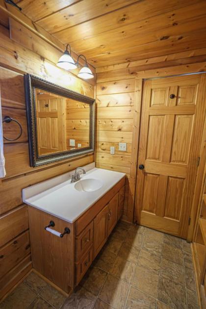 Lazy Bear Lodge - image 17