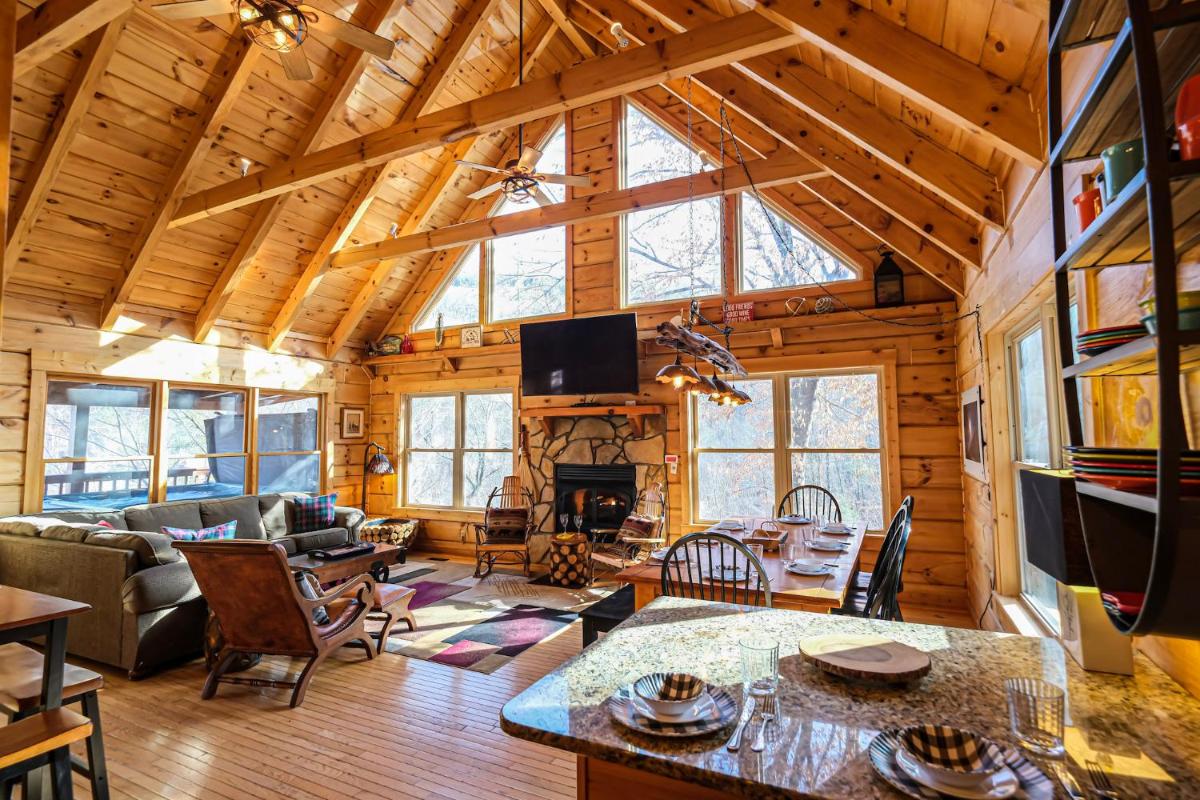 Lazy Bear Lodge - image 2