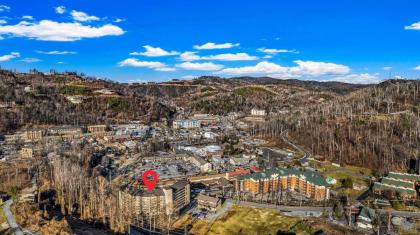 Colors of the Smokies by Distinctive Getaways