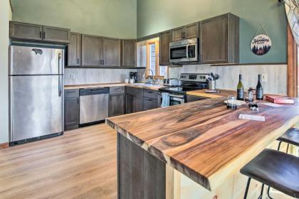 Gatlinburg Cabin Stay with Hot Tub and Mtn Views! - image 9
