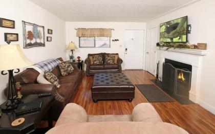 Oak Square 305