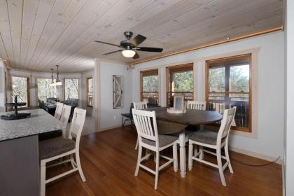 Rocky Top Lodge - image 14