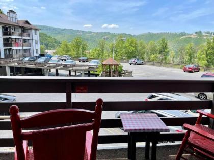 Relaxing Mountain Condo in Gatlinburg with City view ! Gatlinburg Tennessee