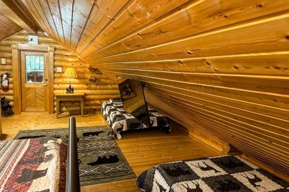 Pine Cone Cabin - image 20