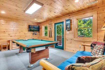 American Honey - Hot Tub Cozy Cabin Retreat in the Smokies Comfort & Fun for All - image 22