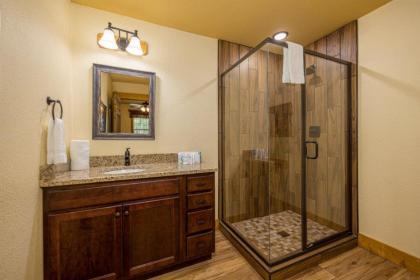 Almost Heaven chalet - image 22