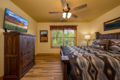 Almost Heaven chalet - image 26