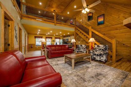 Almost Heaven chalet - image 29