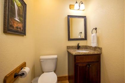 Almost Heaven chalet - image 30