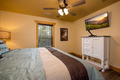 Mountain Palace cabin - image 25