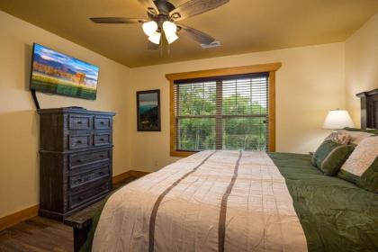 Mountain Palace cabin - image 28