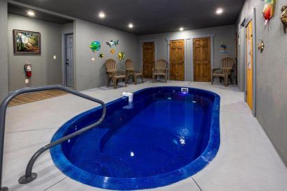 Mountain Palace cabin - image 30