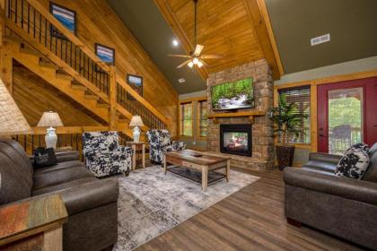 Mountain Palace cabin - image 4
