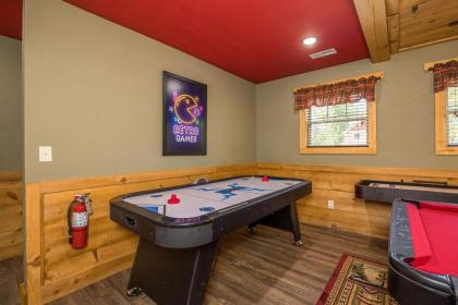 Brandon`s Mountain Retreat chalet - image 22