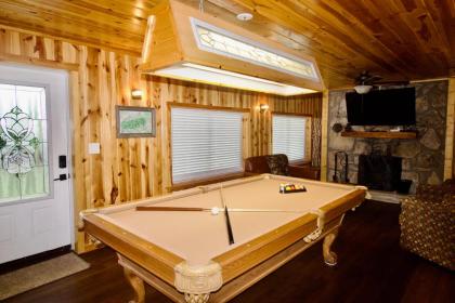 Chalet with amazing views - image 2