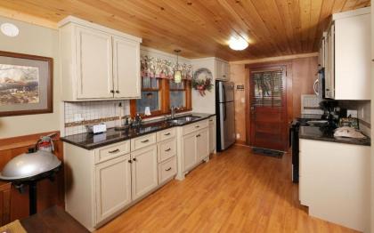 Karens Cozy Cottage - image 12