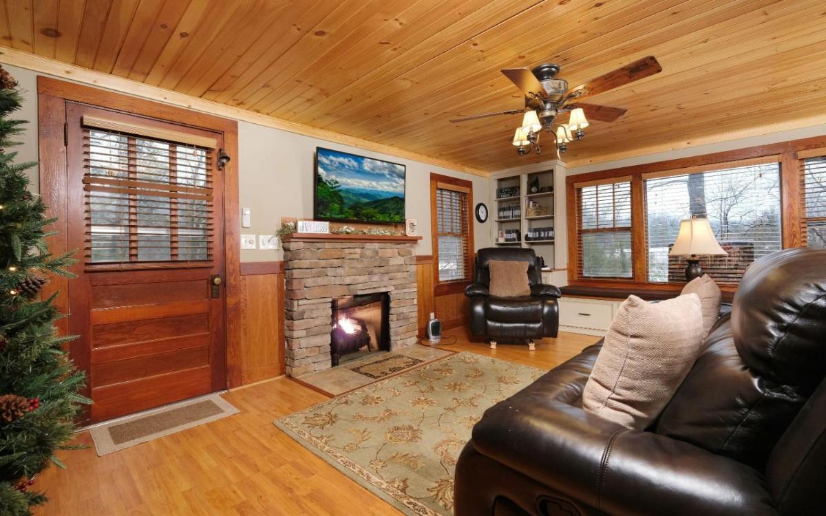 Karens Cozy Cottage - image 3