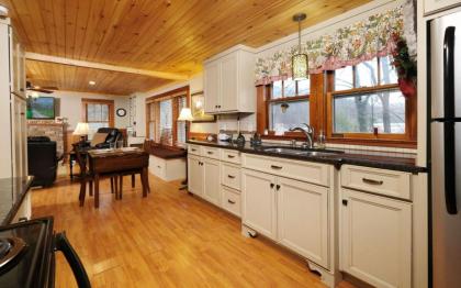 Karens Cozy Cottage - image 9