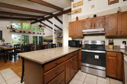 Bear View Chalet - image 10
