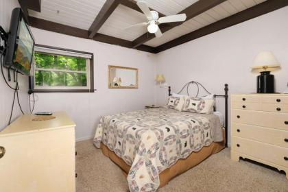 Bear View Chalet - image 18