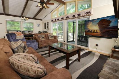 Bear View Chalet - image 6