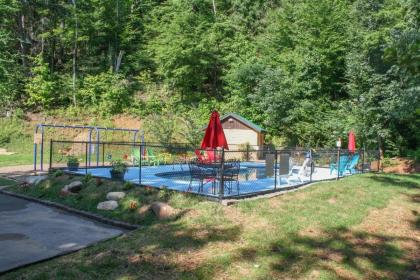 210 Cubs in the Treetops - Luxurious Cabin in Gatlinburg - image 13