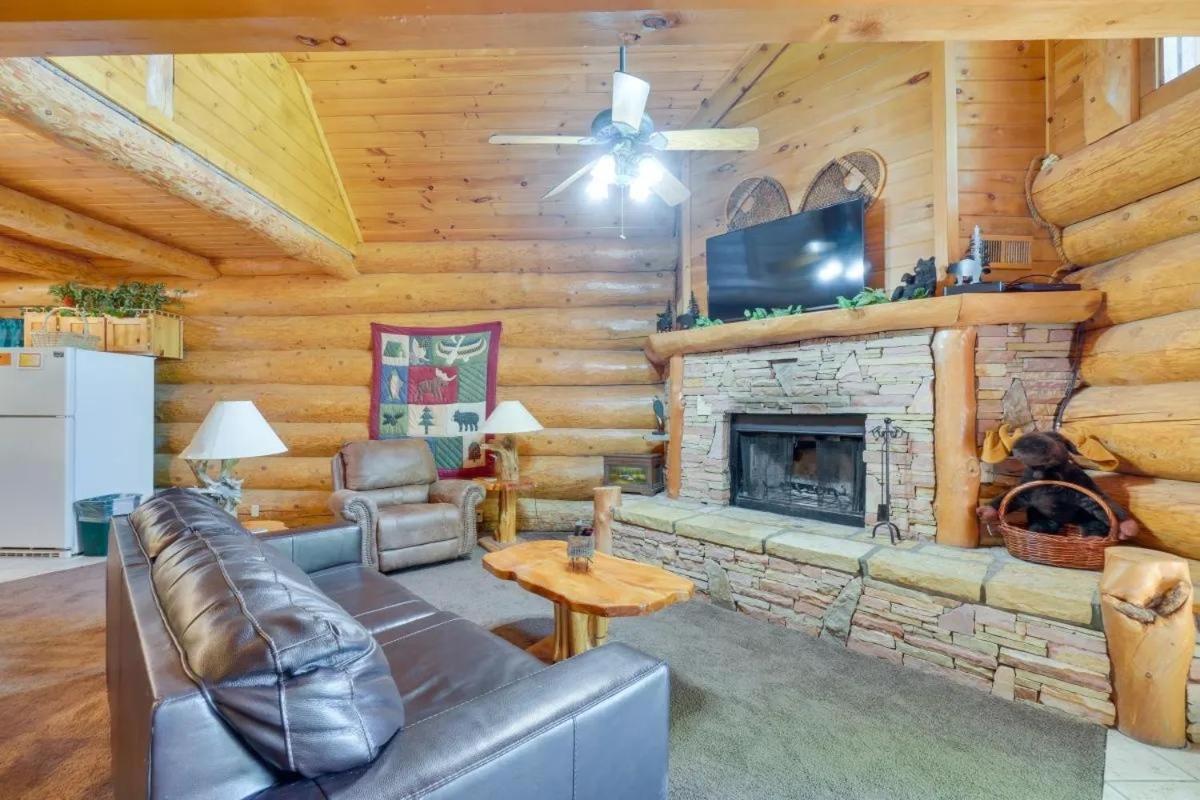 LeConte Views cabin - main image