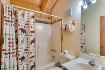 A Lover's Paradise cabin - image 20