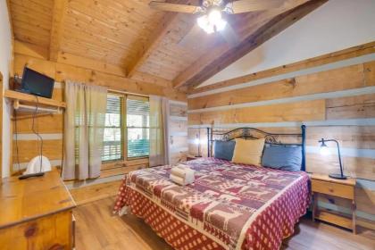A Lover's Paradise cabin - image 9
