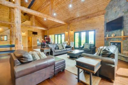 Sensational Views cabin - image 17