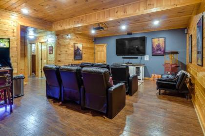 Gatlinburg Getaway Private Hot Tub and Fireplace! - image 26